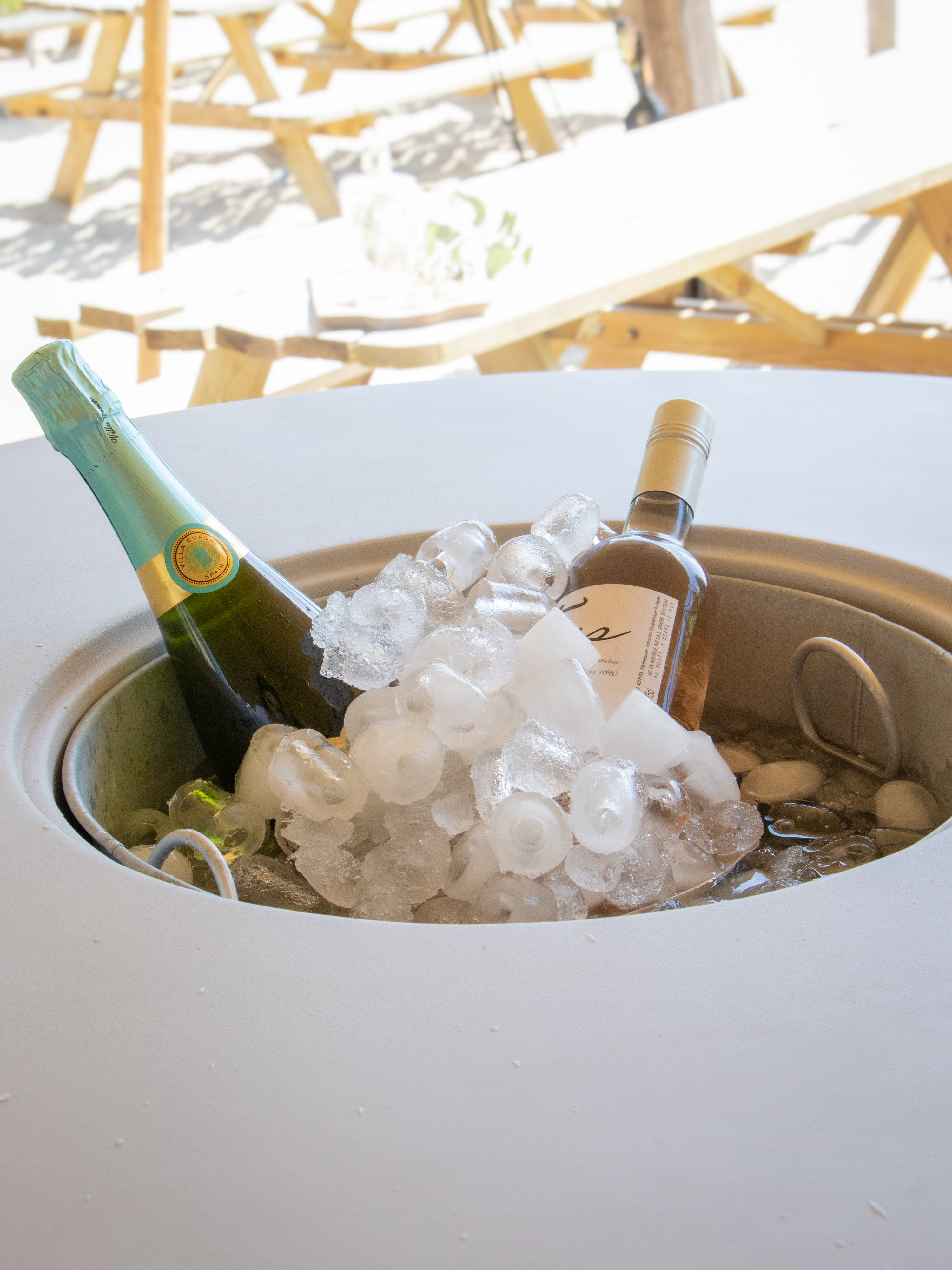 2-en-1 Mange debout/Glacière